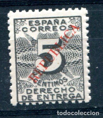 Stamps: Edifil 21 de locales republicanos de Barcelona. Nuevo con fijasellos.