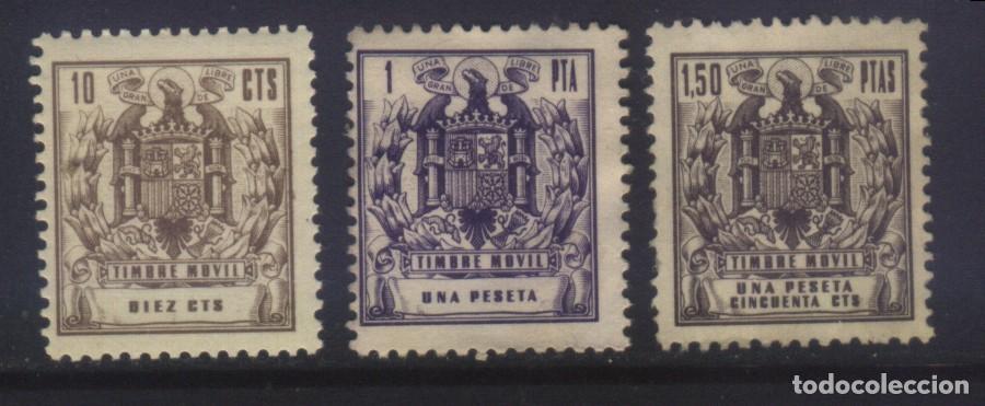 Francobolli: S-09735- FISCAL. TIMBRE MOVIL. TRES DISTINTOS.