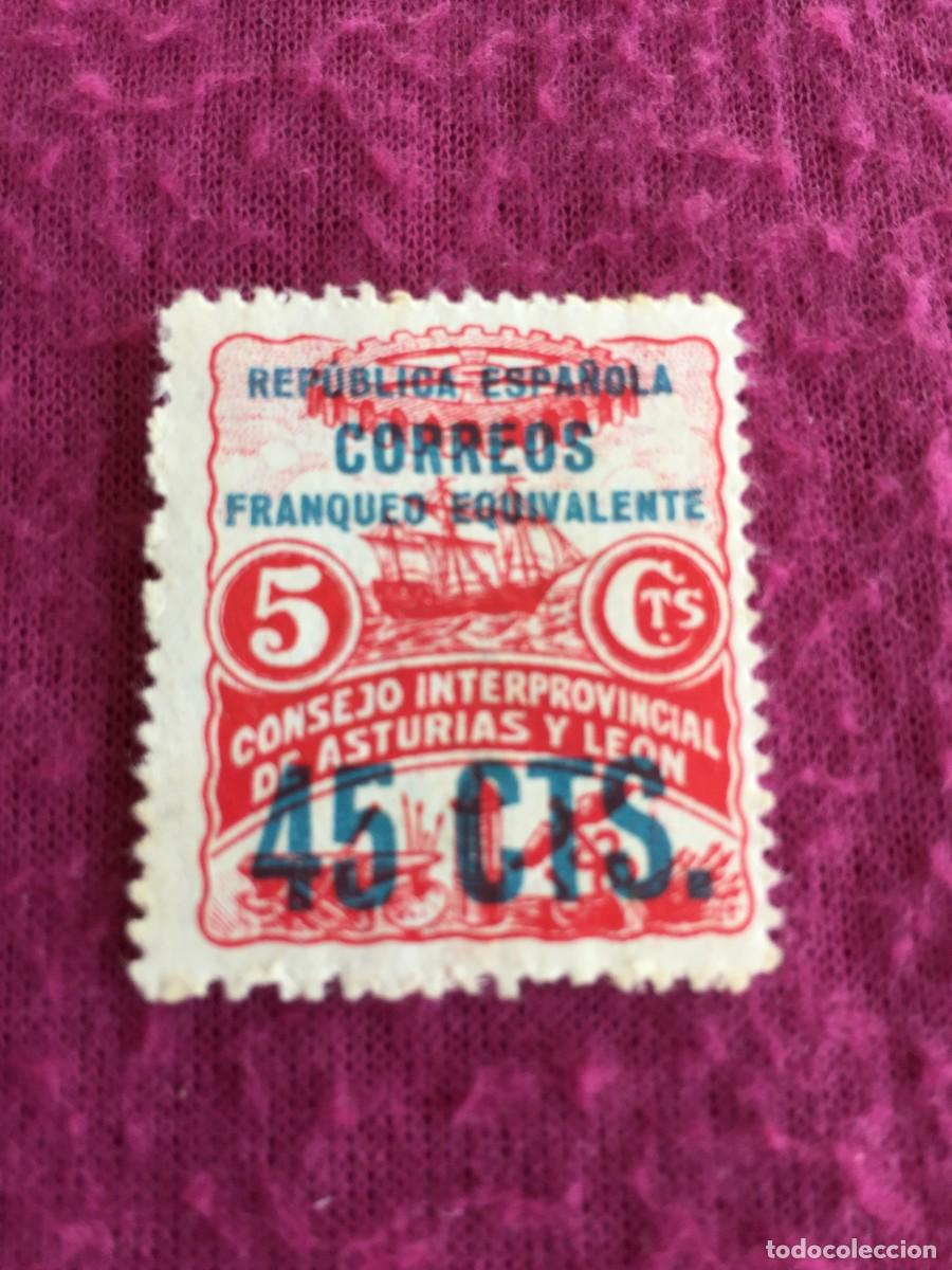 Stamps: ASTURIAS- 5 CTS- ROJO- CONSEJO DE ASTURIAS Y LEON-SOBRECARGA DE 45 CTS