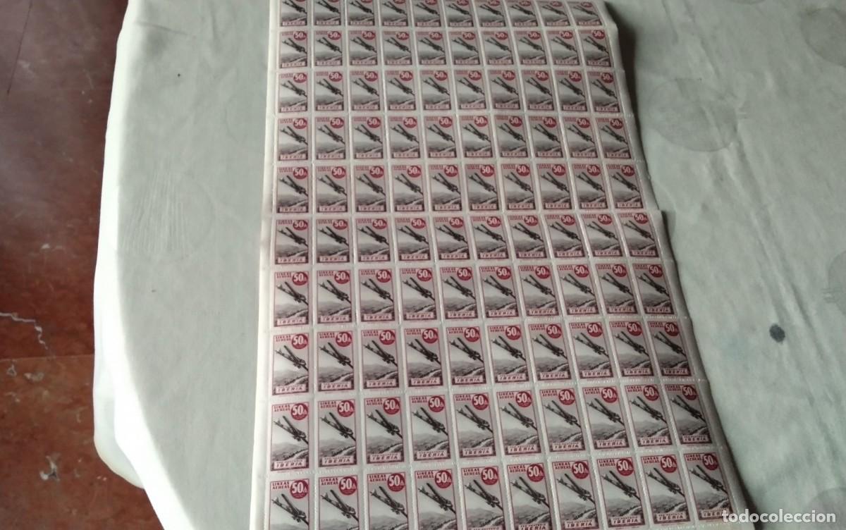 Sellos: PLIEGO COMPLETO DE 100 VI&Ntilde;ETAS DE 50 CTS IBERIA LINEAS AEREAS , A&Ntilde;O 1945 , SIN MATASELLAR
