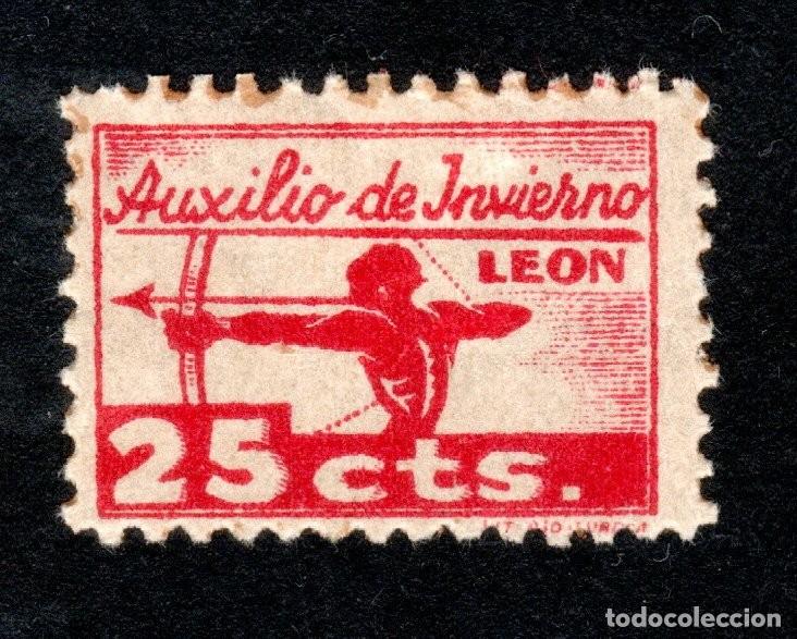 Sellos: LE&Oacute;N. AUXILIO DE INVIERNO. 25 CTS. CARM&Iacute;N. EXTREMADAMENTE RARO.