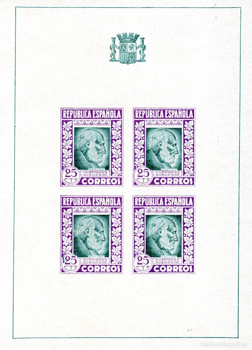 Sellos: HOJITA BLOQUE HU&Eacute;RFANOS SUBALTERNOS DE CORREOS. RAM&Oacute;N Y CAJAL. REP&Uacute;BLICA ESPA&Ntilde;OLA. LUJO. MMH **