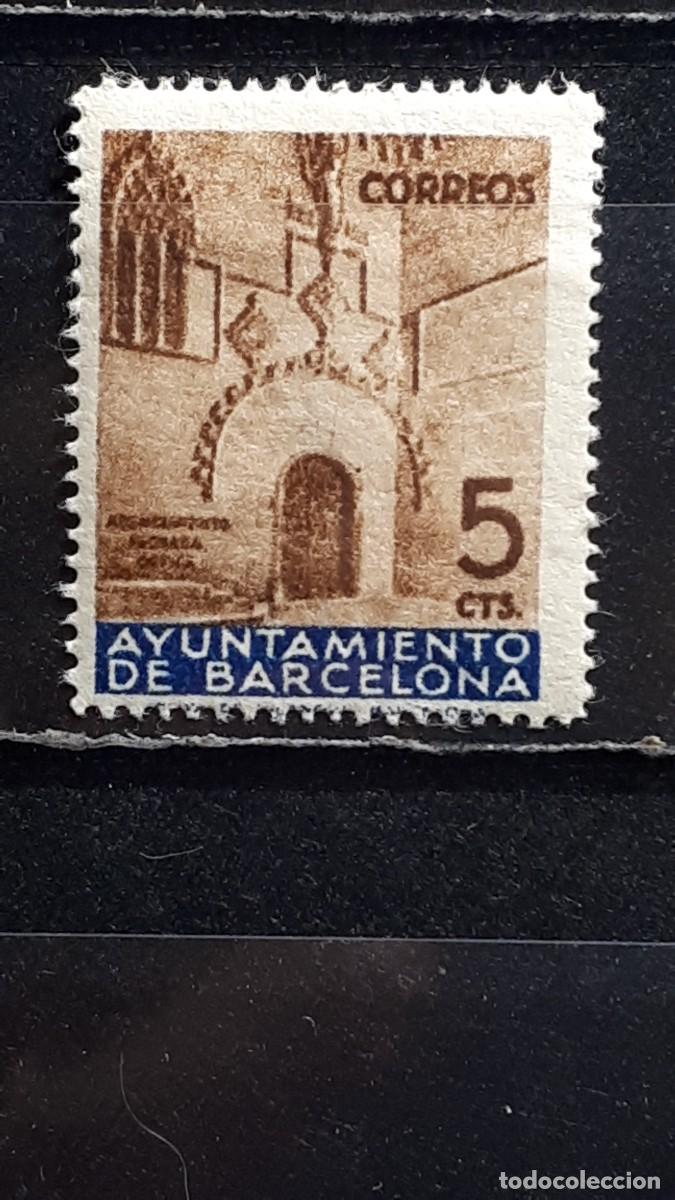 Sellos: BARCELONA. A&Ntilde;O 1940. *. EDIFIL 13