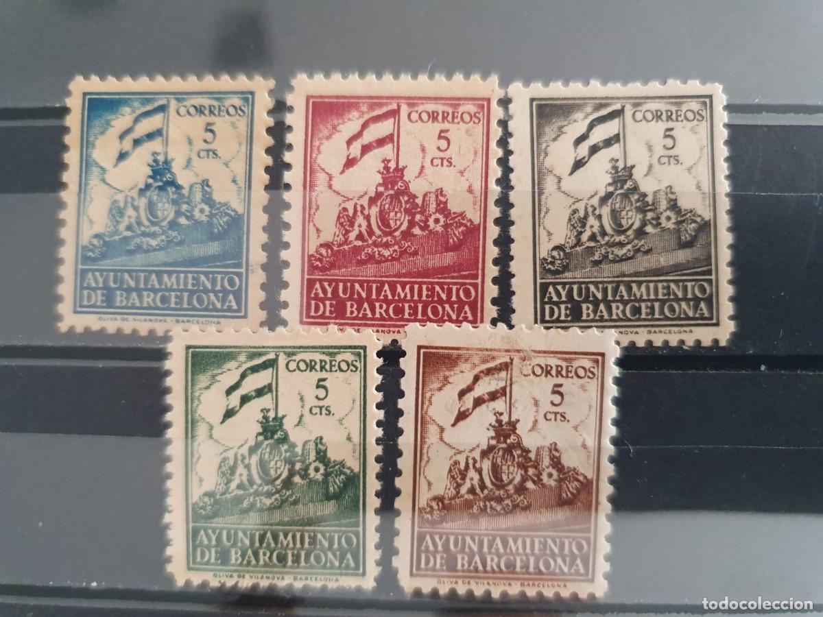 Sellos: BARCELONA EDIFIL 24 ** A 28 ** AYUNTAMIENTO 1940
