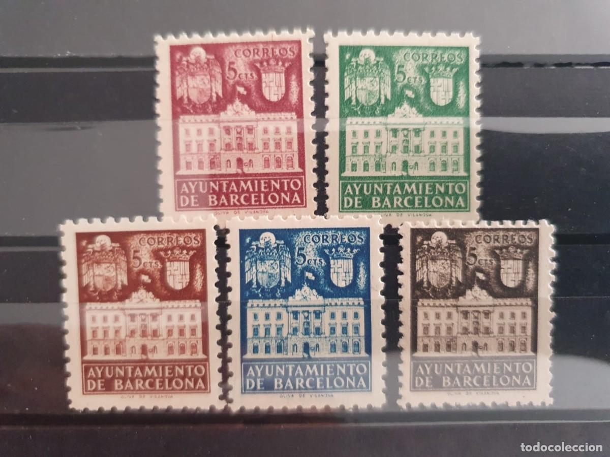 Sellos: BARCELONA EDIFIL 33 ** A 37 ** AYUNTAMIENTO 1942