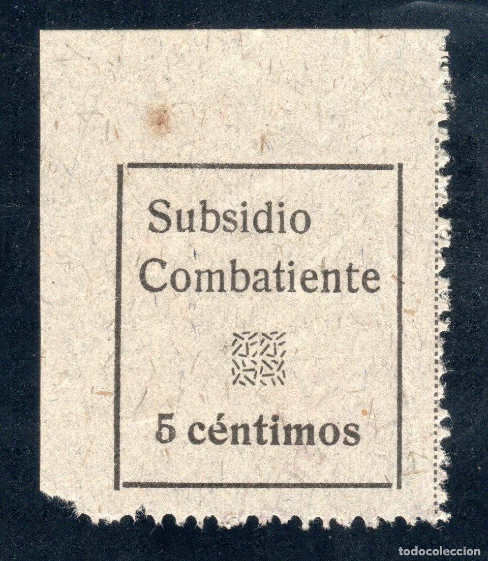 Sellos: SUBSIDIO COMBATIENTE. 5 C&Eacute;NTIMOS. PAREJA. EXTREMADAMENTE RARO.