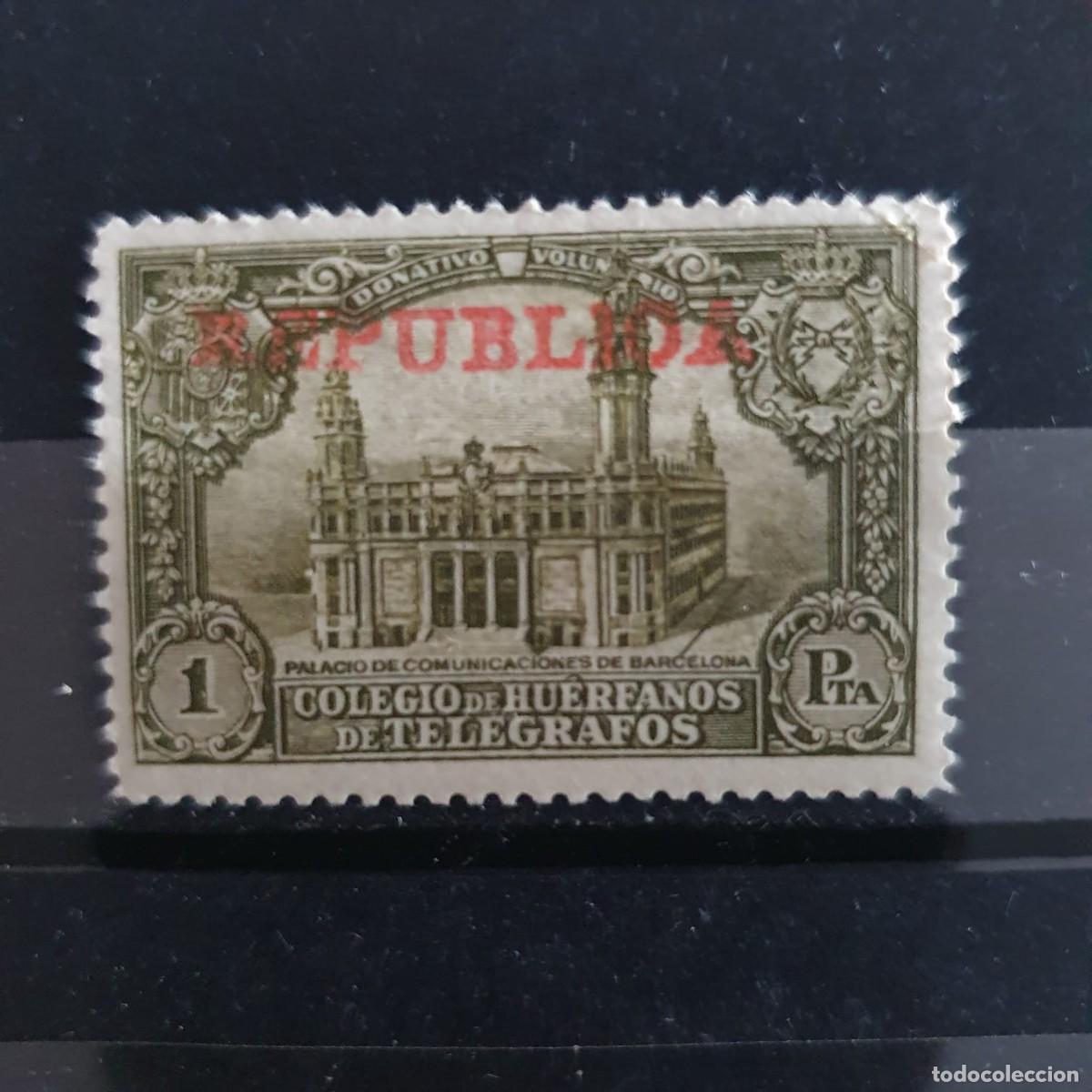 Sellos: BENEFICENCIA HUERFANOS DE TELEGRAFOS EDIFIL 8 * HABILITADO REPUBLICA 1935