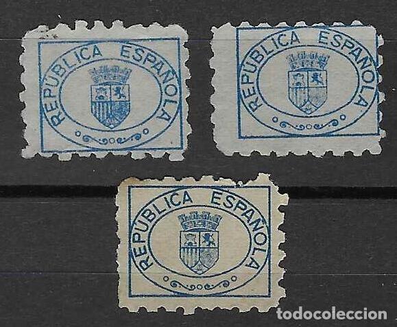 Sellos: PEQUE&Ntilde;A VI&Ntilde;ETA REP&Uacute;BLICA ESPA&Ntilde;OLA EN &Oacute;VALO AZUL. LOTE DE 3.
