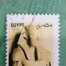 Sellos: EGIPTO 2002. YVERT 1728. SERIE BÁSICA. FARAÓN SESOSTRIS. HISTORIA. PERSONAJES