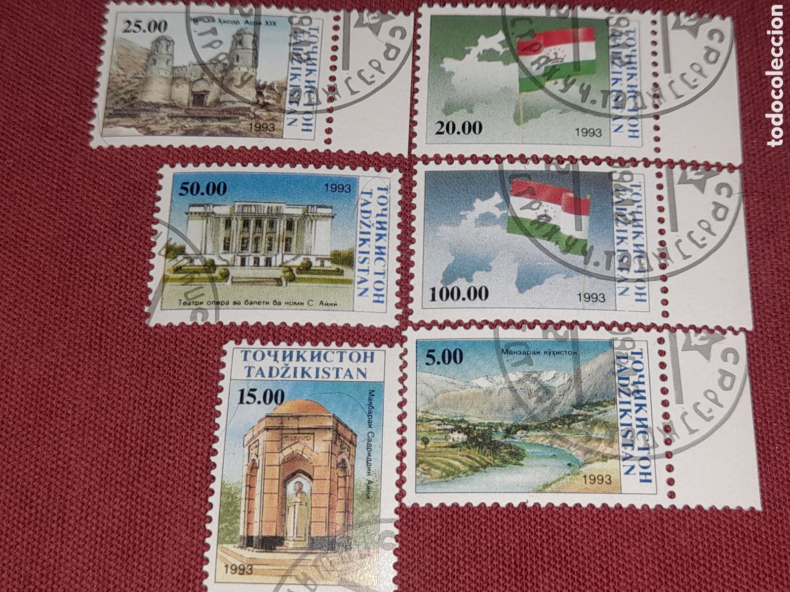 Sellos: Sello Tayikist&aacute;n mtdo 1993. Independencia. Bandera. Cartograf&iacute;a. Arqueolog&iacute;a Mausuleo Fortaleza Oper