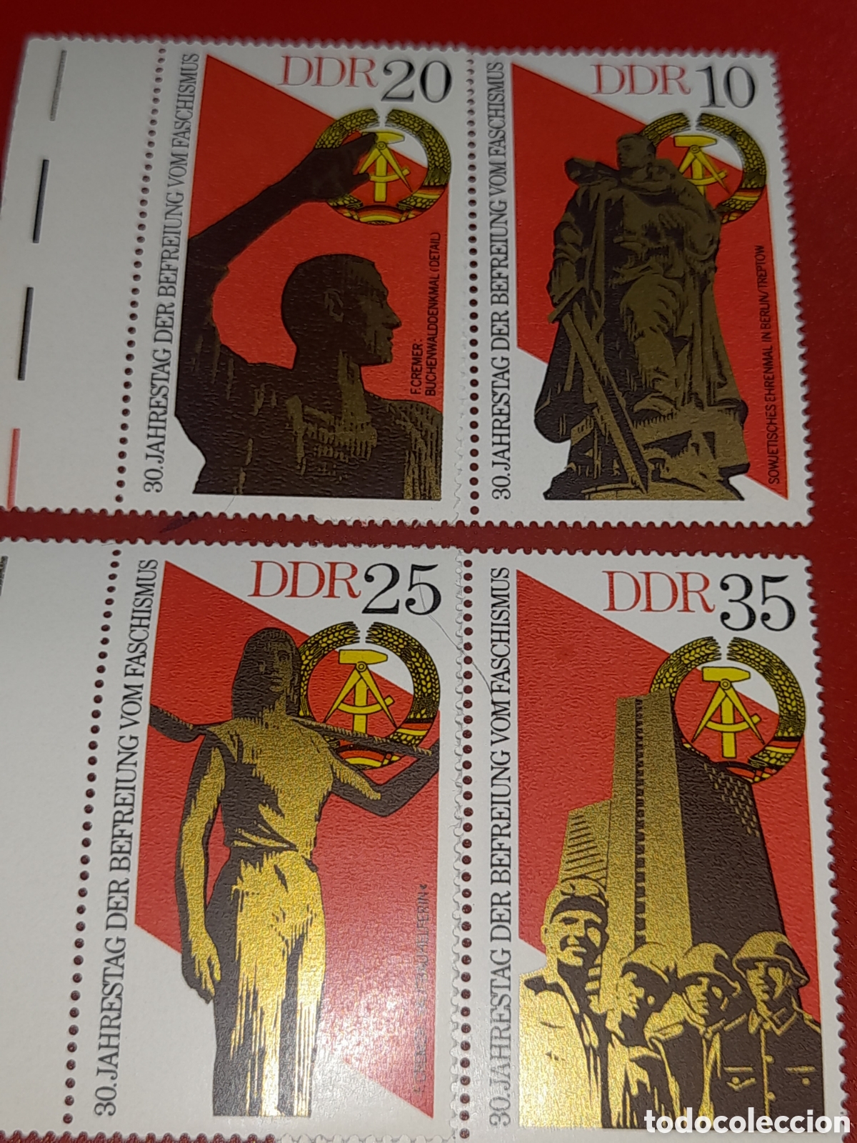 Sellos: Sello Alemania, DDR nuevo 1975. 30Aniv liberaci&oacute;n. Esculturas. Monumentos. Celebraciones. Escudo arm