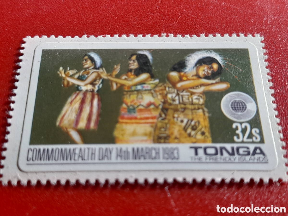 Sellos: Sello (1/4v), adhesivo nuevo Tonga 1983. D&iacute;a Commonwealth. Danza. Baile. Folclore. Disfraz. Trajes t