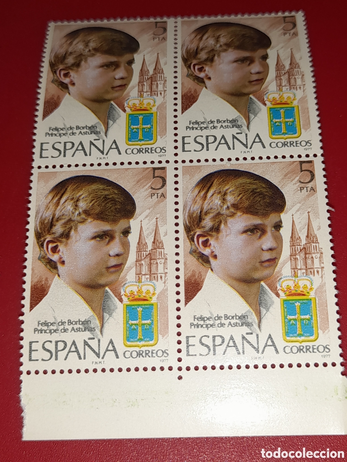 Sellos: Sello Espa&ntilde;a nuevo 1977. Principe Felipe Borb&oacute;n. Pr&iacute;ncipe Asturias. Catedral. Escudo armas.