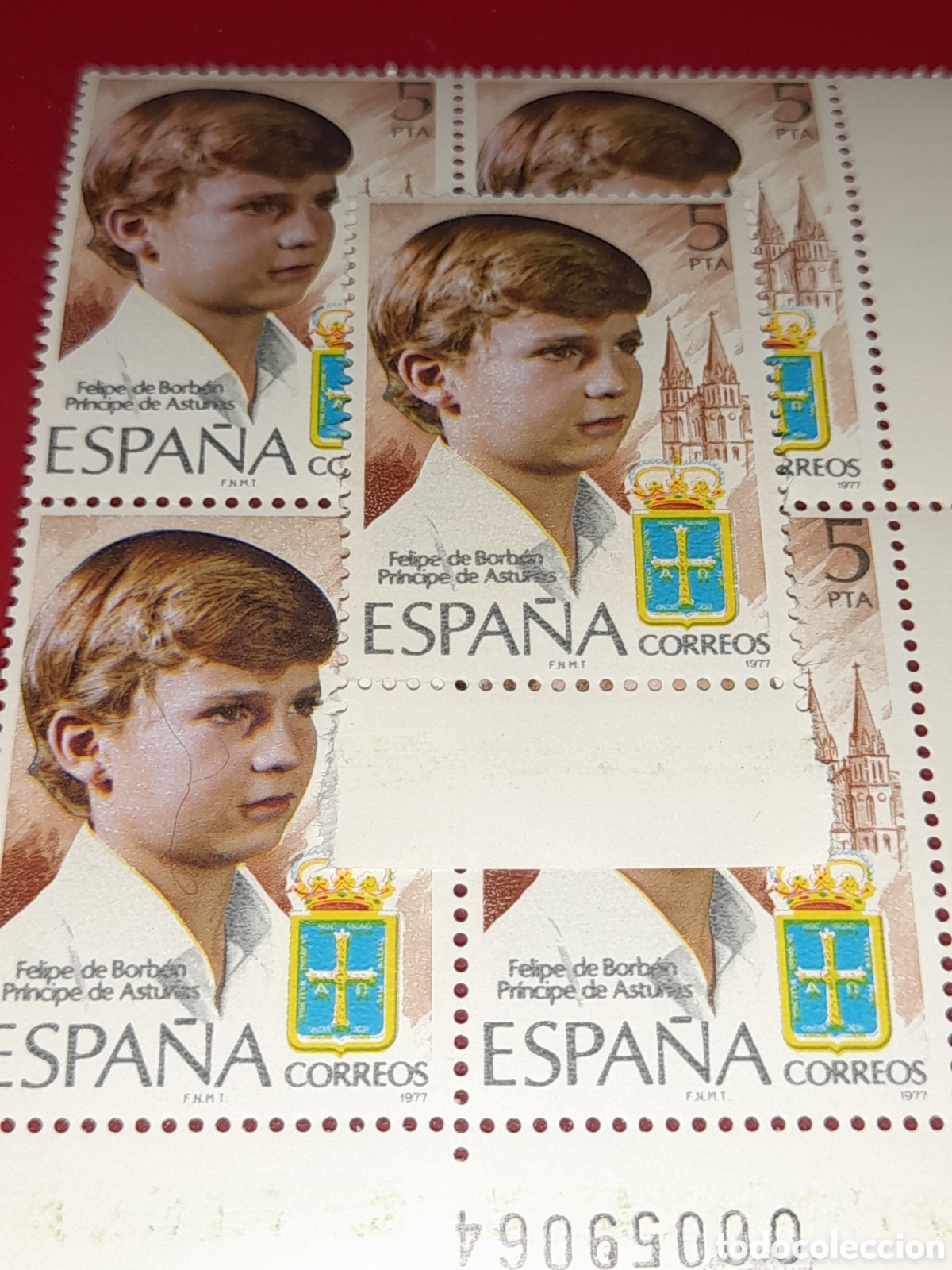 Sellos: Sello Espa&ntilde;a nuevo 1977. Principe Felipe Borb&oacute;n. Pr&iacute;ncipe Asturias. Catedral. Escudo armas.