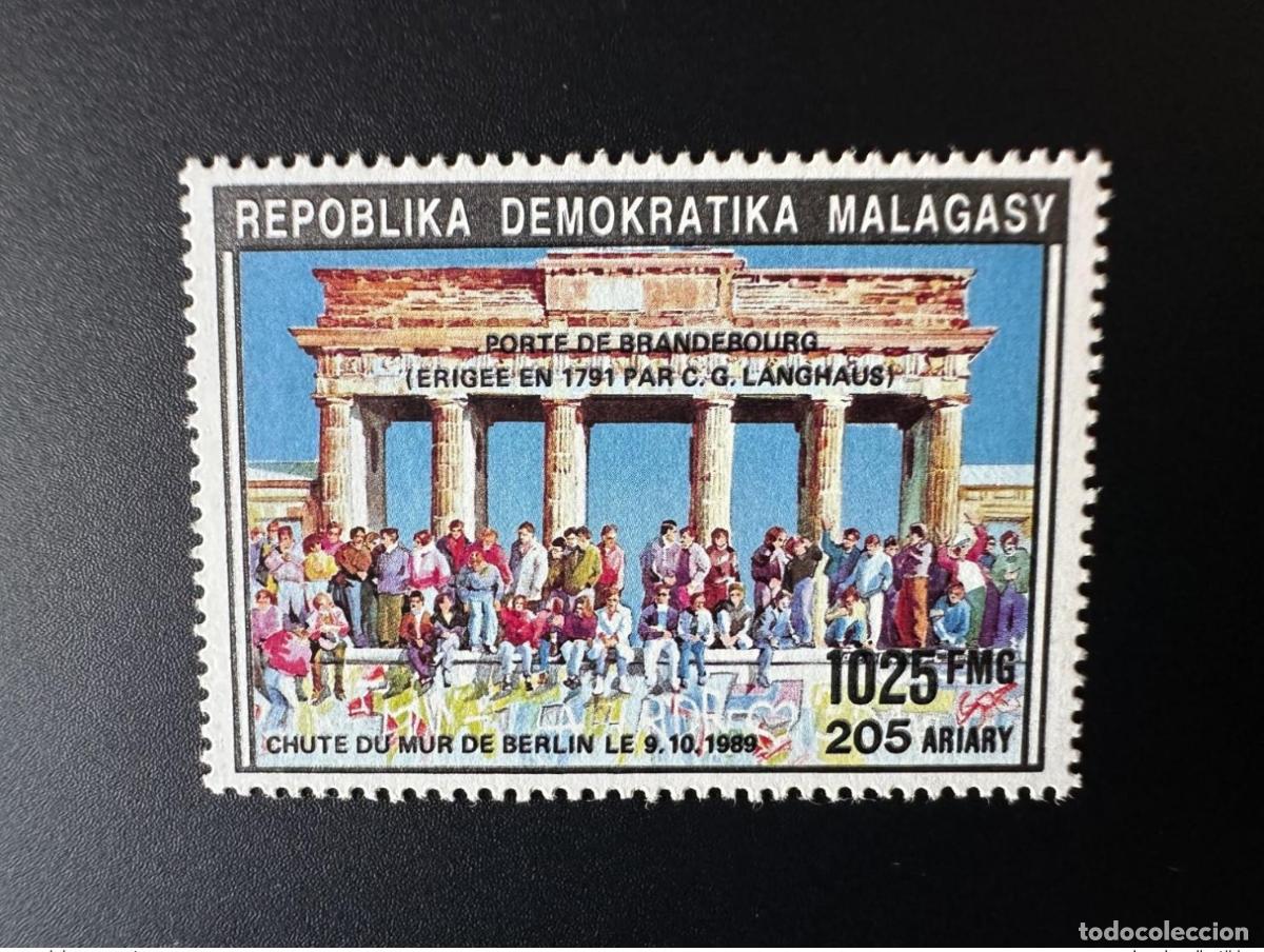 Timbres: Madagascar 1992 Mi. 1393 I Ca&iacute;da del Muro de Berl&iacute;n Brandeburgo