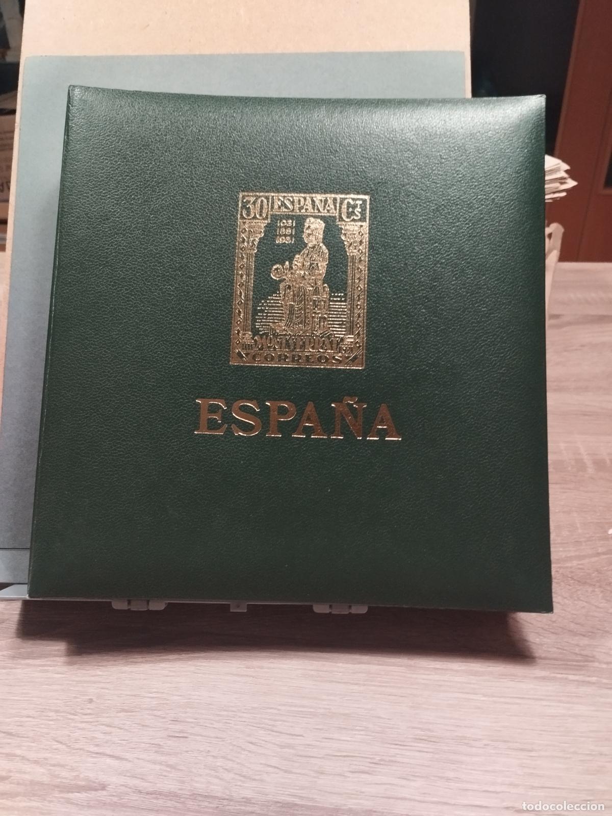 Briefmarken: ALBUM DE SELLOS OLEGARIO. MODELO IMPERIAL. COLOR VERDE. TORNILLOS. DE 1951 A 1975. SIN MONTAR