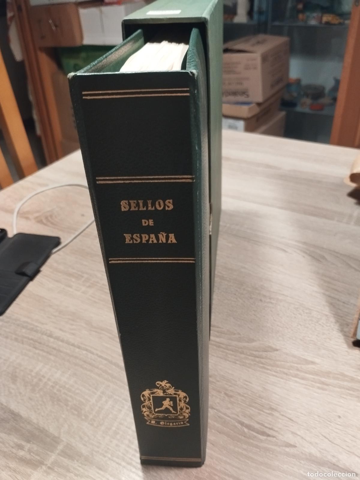 Briefmarken: ALBUM DE SELLOS OLEGARIO. MODELO IMPERIAL. COLOR VERDE. TORNILLOS. DE 1990/1997. MONTADO EN NEGRO