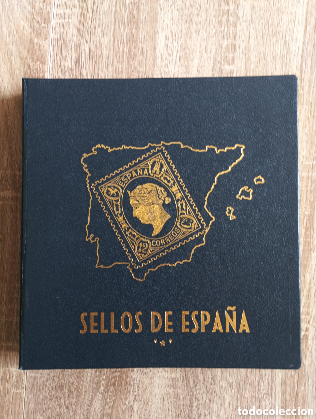 Sellos: ALBUM PHILOS PARA SELLOS ESPA&Ntilde;A 1975/1978 + 32 HOJAS PHILOS MONTADAS EN NEGRO + 10 HOJAS ADICIONALES