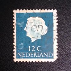 Sellos: 14 STAMPS OF NETHERLANDS - DIFFERENT YEARS. CONDITION AS SEEN IN THE PICTURES.