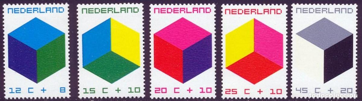 Sellos: SELLOS* ( marcas de charnelas casi invisibles) DE HOLANDA 1970, YT 921/ 25