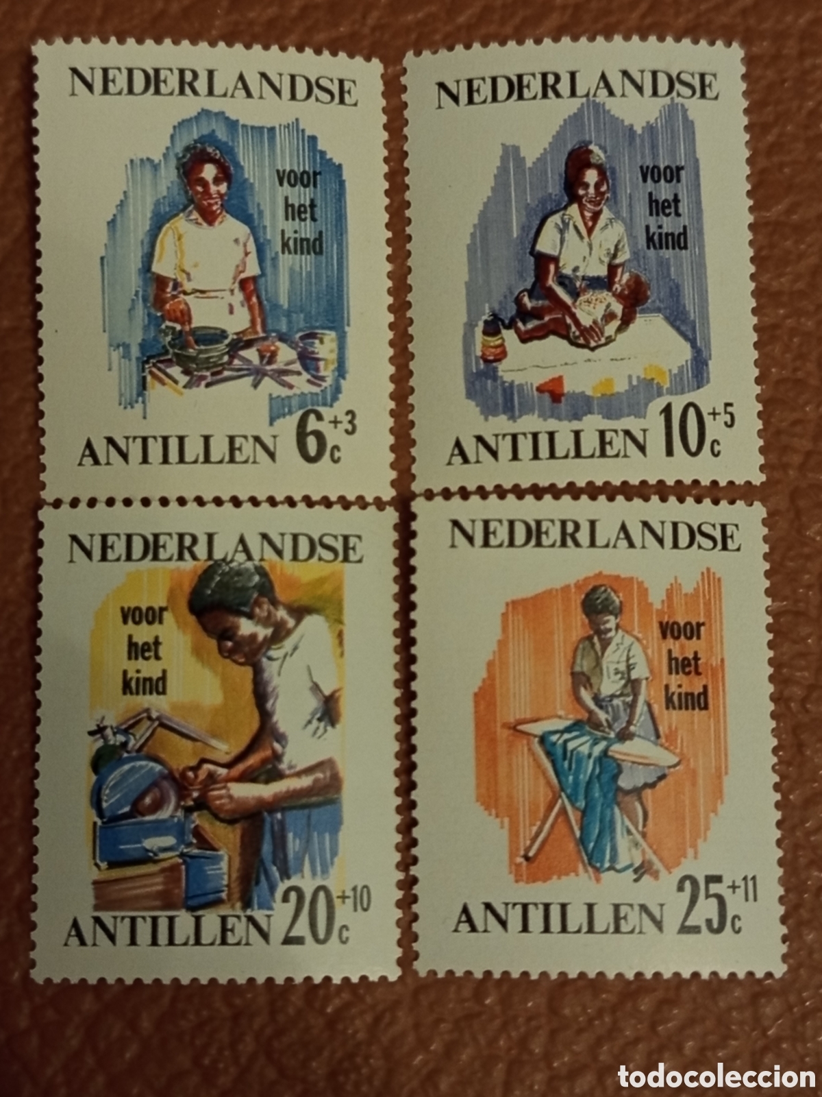 Sellos: Serie Antillas Holandesas &rdquo;Voor het Kind&rdquo; 1961 (Scott B61-B64)