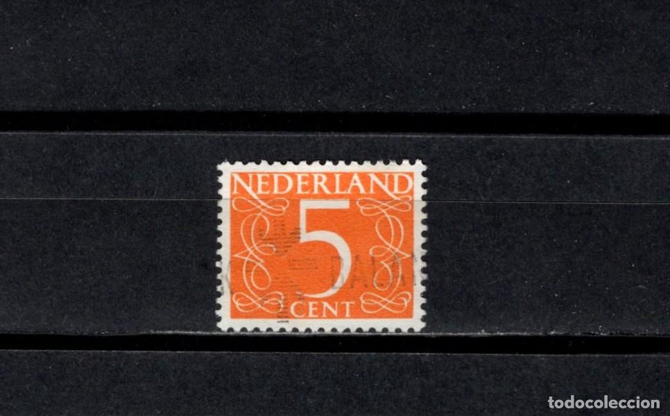 Sellos: Sello usado. Cifras. Sello de 5 centimos. 1953 abril. Yvert 611.