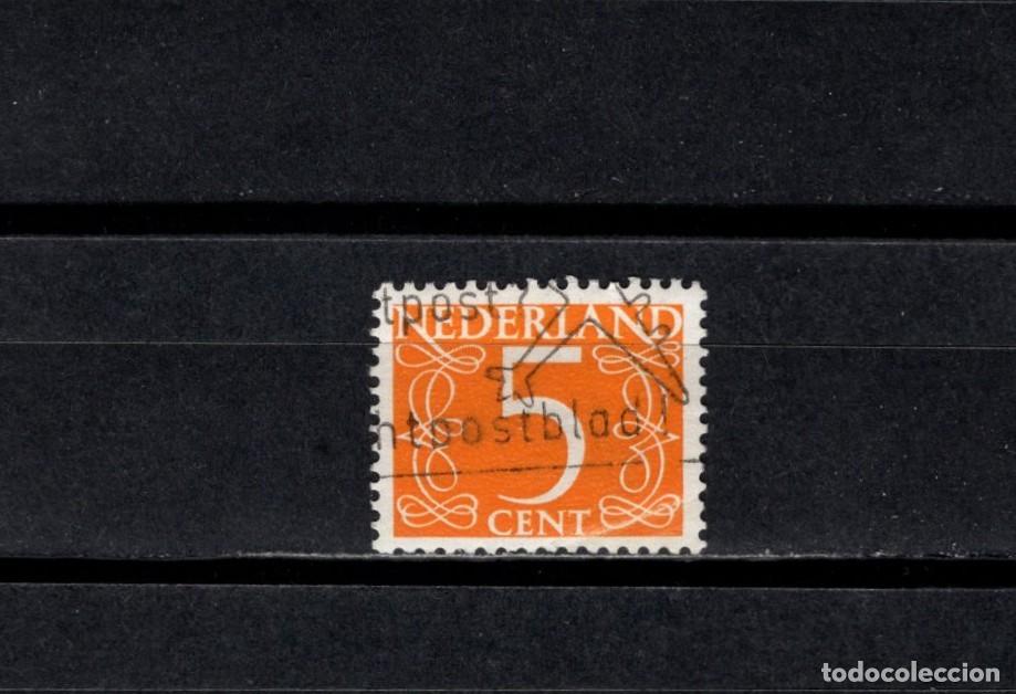 Sellos: Sello usado. Cifras. Sello de 5 centimos. 1953 abril. Yvert 611.