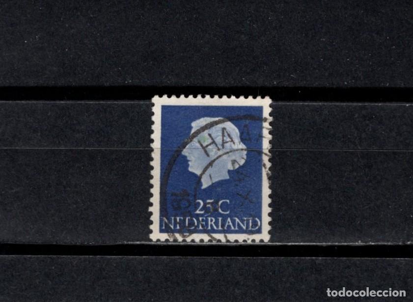 Sellos: Sello usado. Reina Juliana. Septiembre de 1953. Yvert 603.