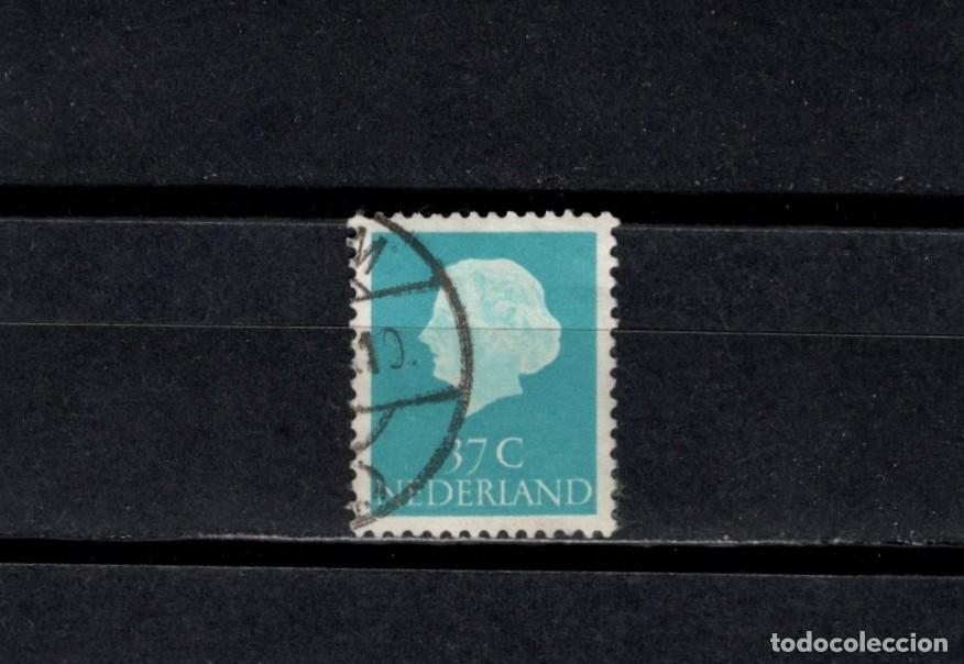 Sellos: Sello usado. Reina Juliana. Sello de 37 centavos. 1958 agosto. Yvert 614.