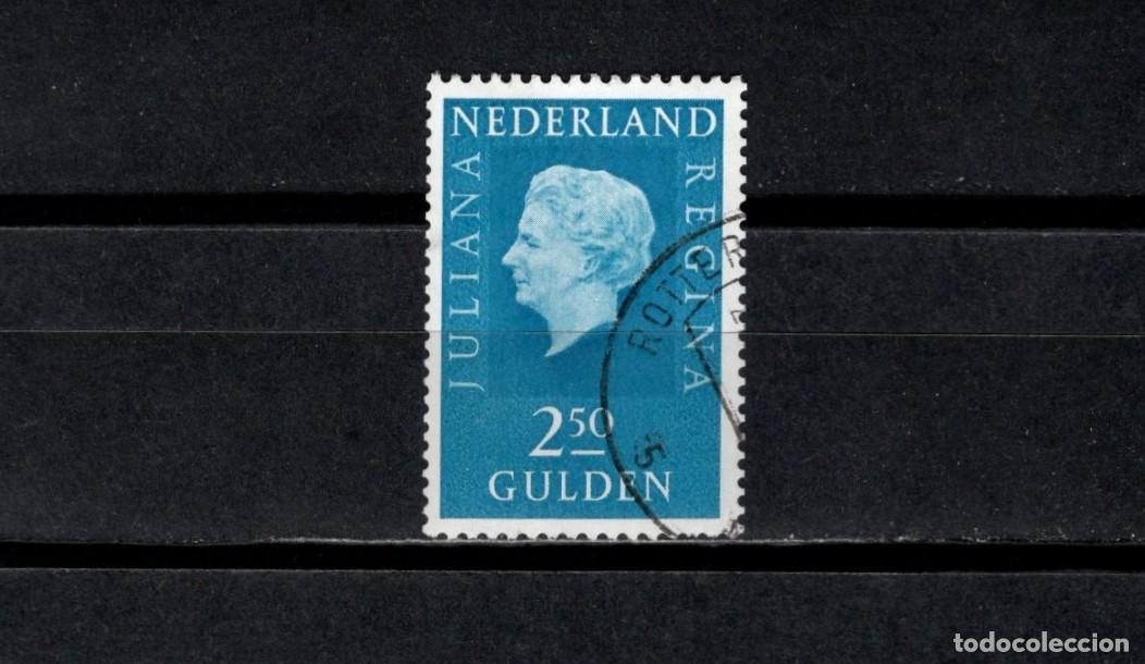Sellos: Sello usado. Reina Juliana. Sello de 2,50 florines. Julio de 1969. Yvert 885.