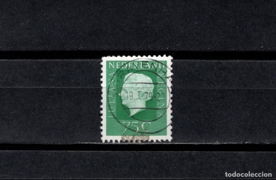 Sellos: Sello usado. Reina Juliana. Sello 75 centavos. Febrero 1972. Yvert 951.