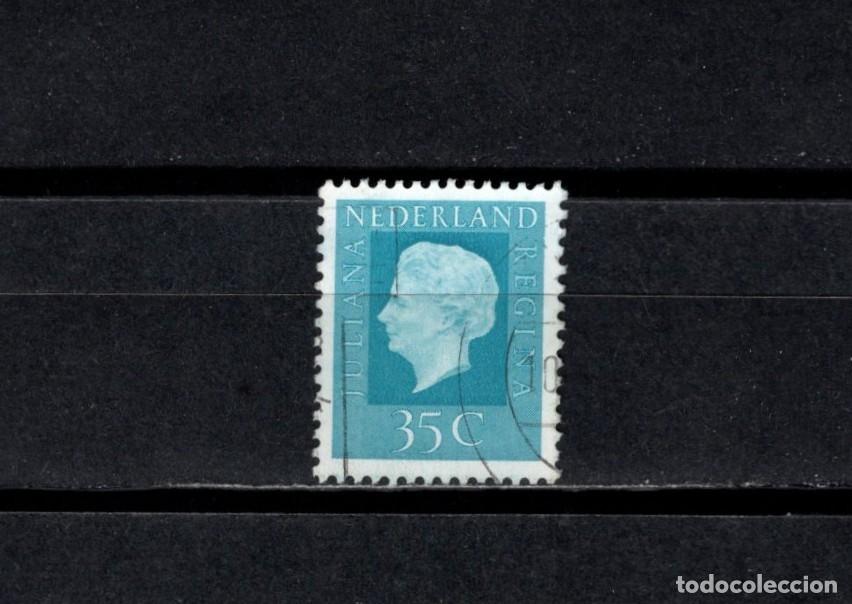 Sellos: Sello usado. Reina Juliana. Sello de 35 centavos. 1972 septiembre. Yvert 945.