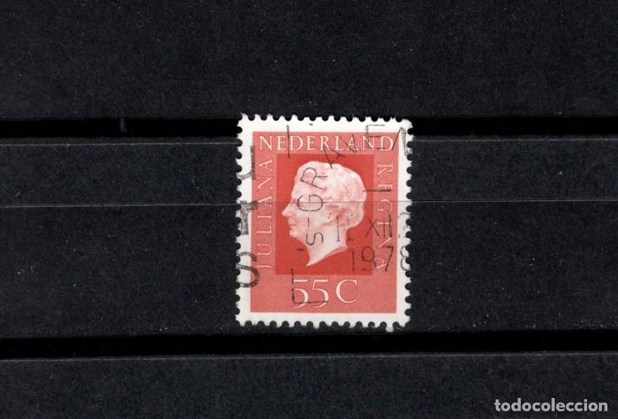Sellos: Sello usado. Reina Juliana. Sello 35 centavos. Abril 1976. Yvert 1035.