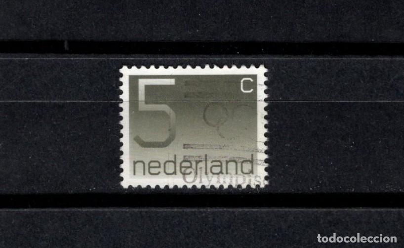 Sellos: Sello usado. Cifras. Sello 5 centavos. Junio 1976. Yvert 1041.