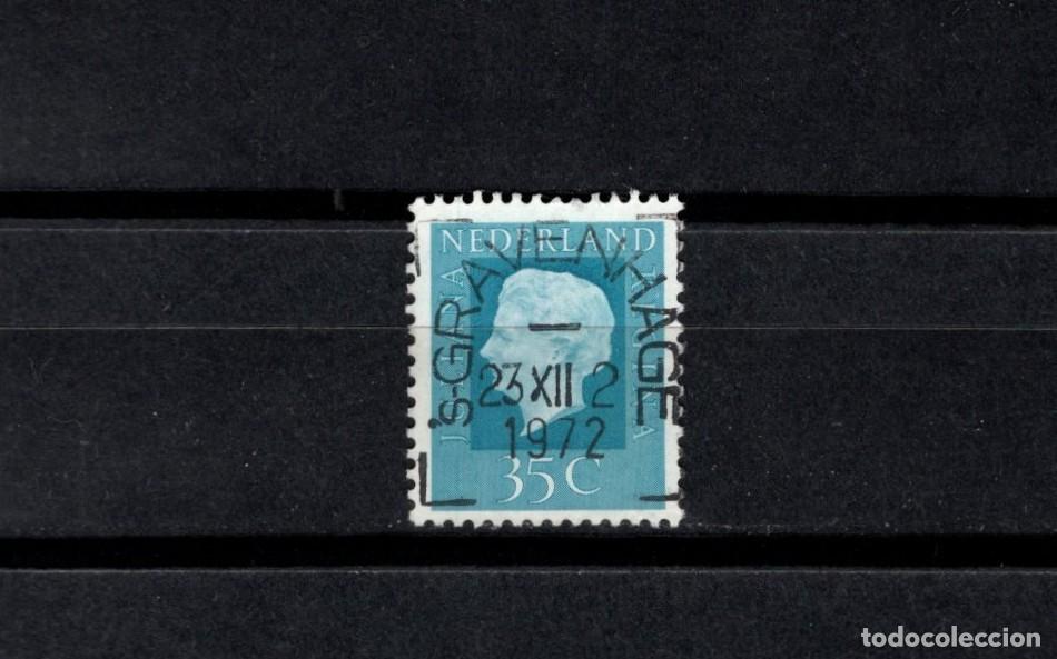 Sellos: Sello usado. Reina Juliana. Sello de 35 centavos. 1972 septiembre. Yvert 945.