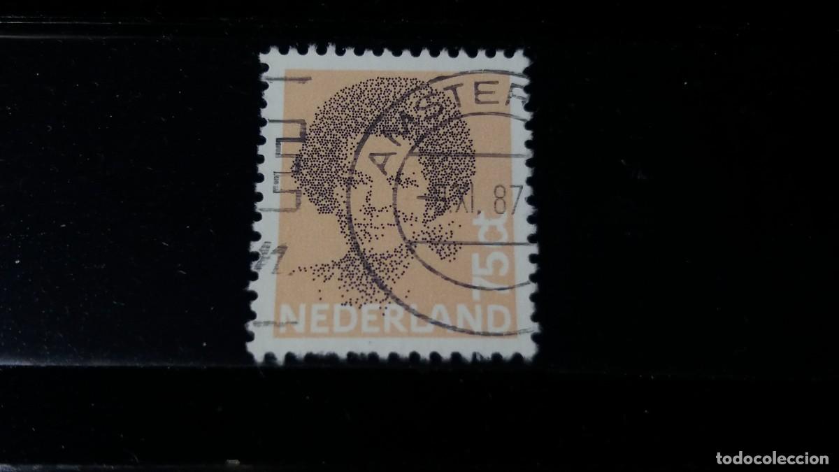 Sellos: Sello usado. Reina Beatriz. Sello 75 centavos. Julio 1982. Yvert 1181.