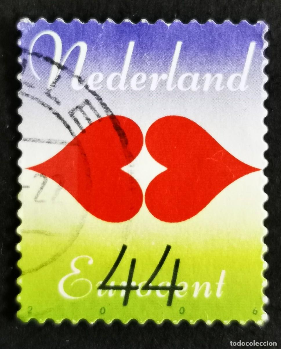 Sellos: Sello Pa&iacute;ses Bajos 2006, Labios bes&aacute;ndose hechos de dos corazones, 0,44 &euro;. Michel: NL 2475