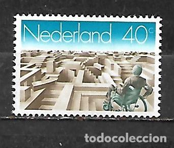 Briefmarken: 1977: 50 A&ntilde;os de la Asociaci&oacute;n para el Bienestar de los Inv&aacute;lidos (MNH**)