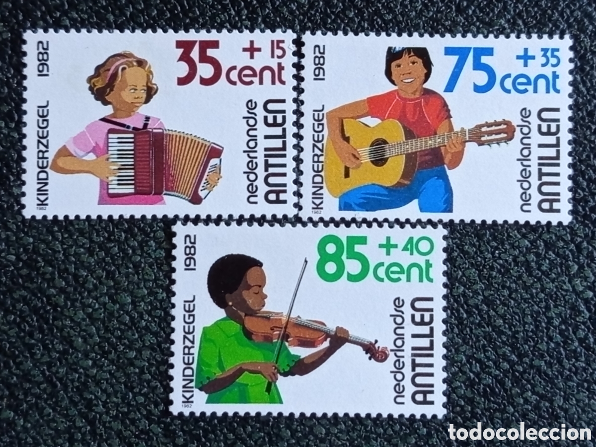 Sellos: Antillas Neerlandesas 1982 Ni&ntilde;os y M&uacute;sica MNH (Scott #B200-202 / NVPH #727-729)