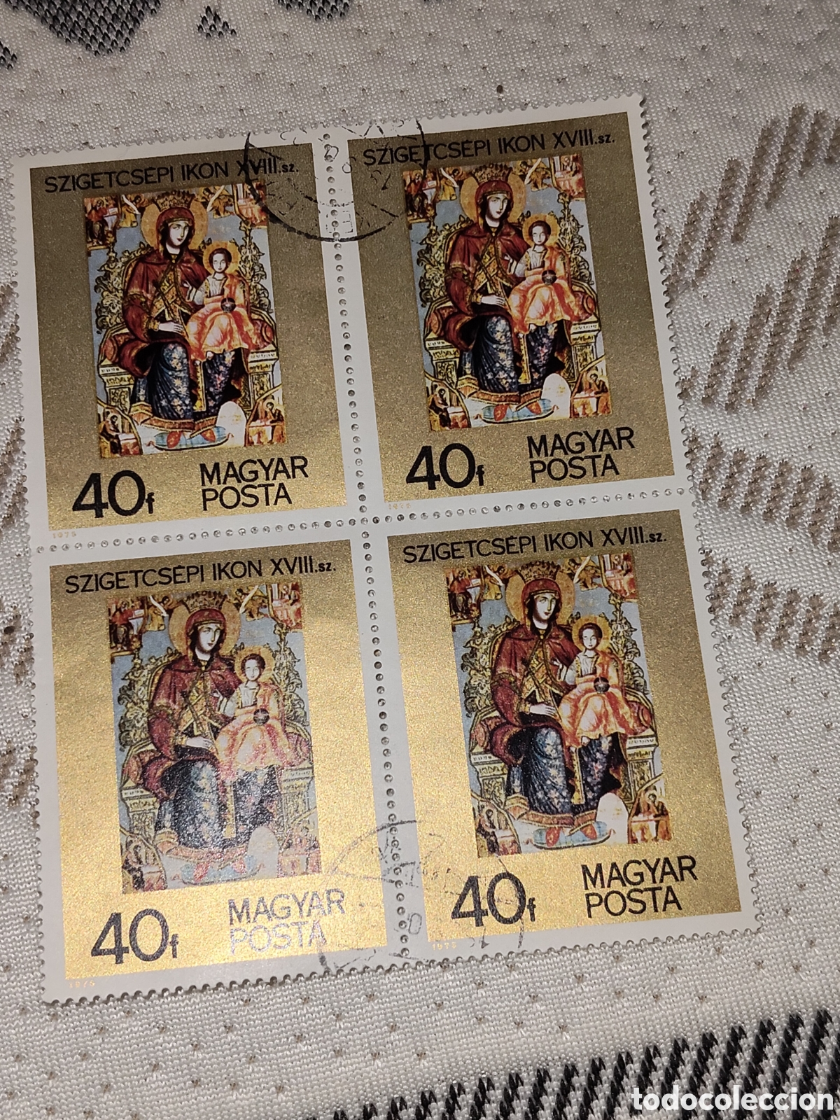 Sellos: Bloque de 4 sellos de Hungr&iacute;a reproducci&oacute;n del icono Zsigetcsep del siglo XVlll 1975 muy buenos