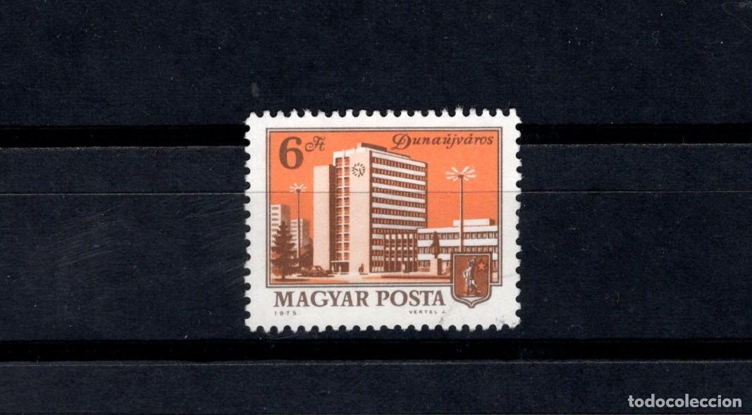 Sellos: Sello usado. Ciudades. Dunaujvaros. Sello de 6 florines. Junio de 1975. Yvert 2443.