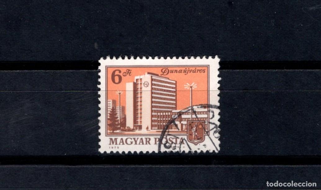 Sellos: Sello usado. Ciudades. Dunaujvaros. Sello de 6 florines. Junio de 1975. Yvert 2443.