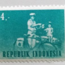 Sellos: SELLO DE INDONESIA 4 - 1964 - CARTERO - USADO SIN SEÑAL DE FIJASELLOS
