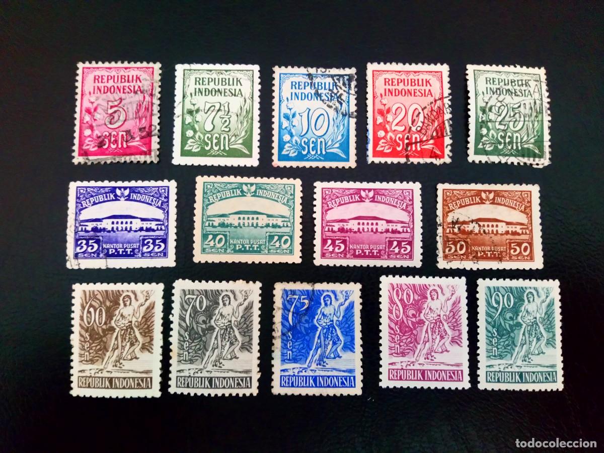 Sellos: INDONESIA 1951, VALORES, EDIFICIOS Y H&Eacute;ROES - Foto 1