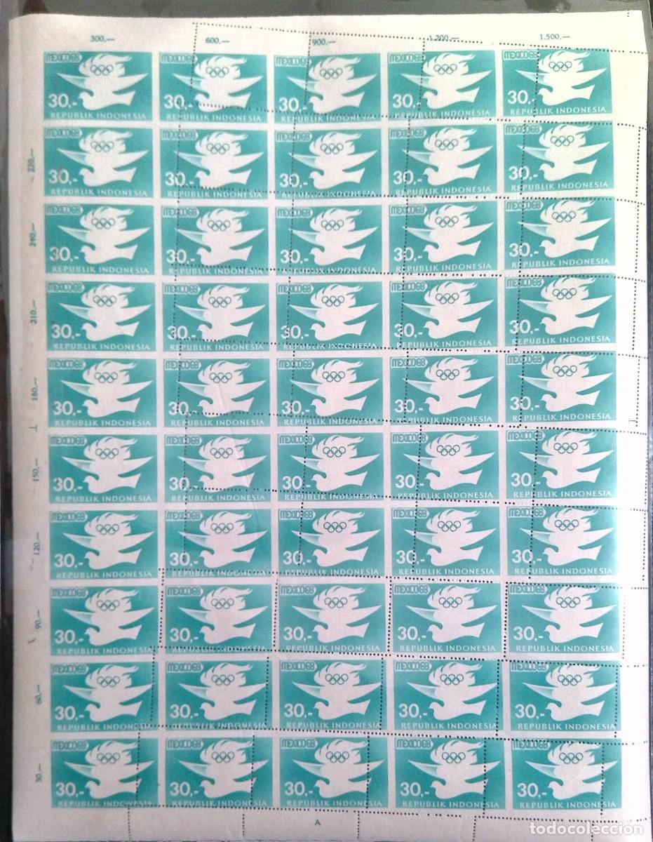 Sellos: O)1968 INDONESIA, ERROR, GAMES MEXICOCITY, DOVE, OLYMPIC FLAME AND EMBLEM, SCT 745 30r, SHEET MNH