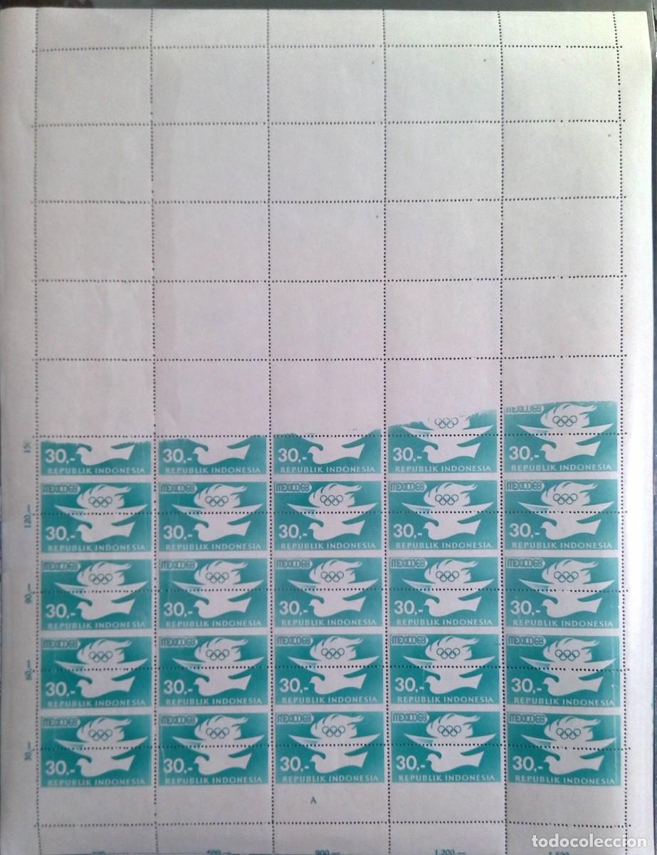 Sellos: O)1968 INDONESIA, ERROR, GAMES MEXICO CITY, DOVE, OLYMPIC FLAME AND EMBLEM, SCT 745 30r, SHEET MNH