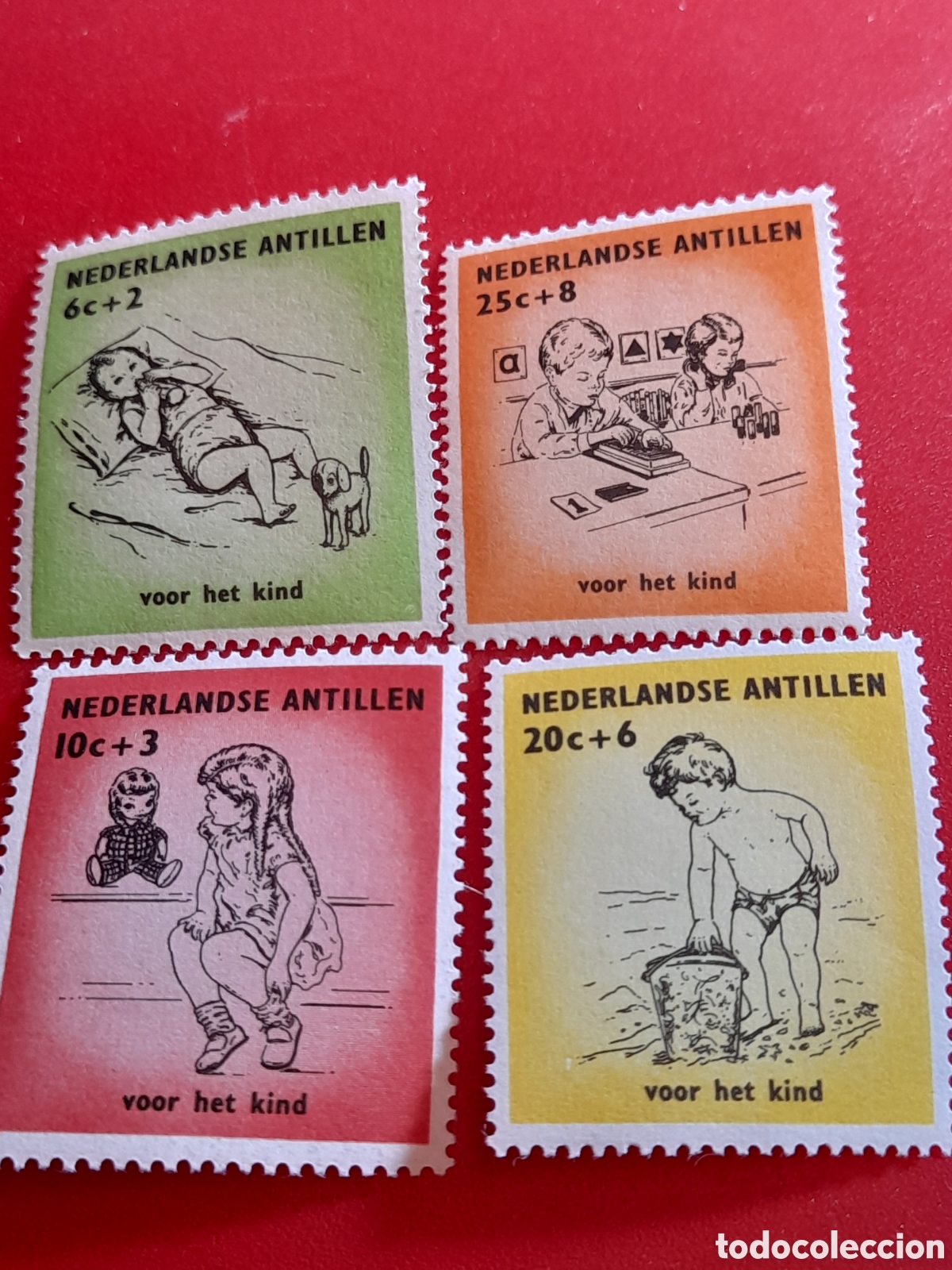 Sellos: Sello Antillas Holandesas nuevo 1961. Pro infancia. Cuidados. Ayuda. Juegos. Perro. Estudio. Mu&ntilde;eca.