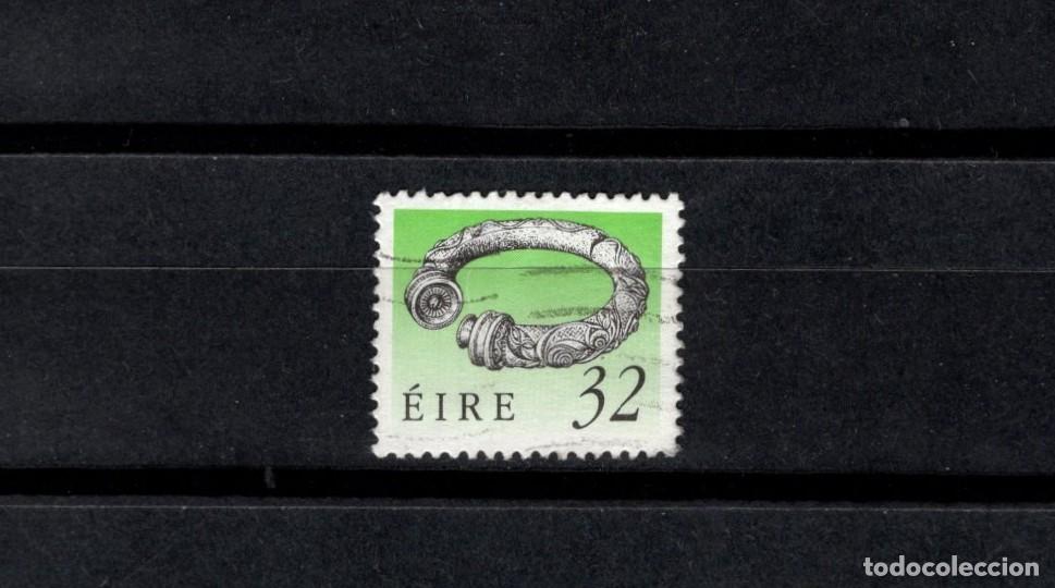 Sellos: Sello usado. Collar de Broighter. Siglo I aC. 32 peniques. 1990. Yvert 707.