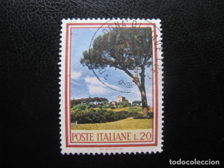 Sellos: -italia 1966, pino, Yvert 946