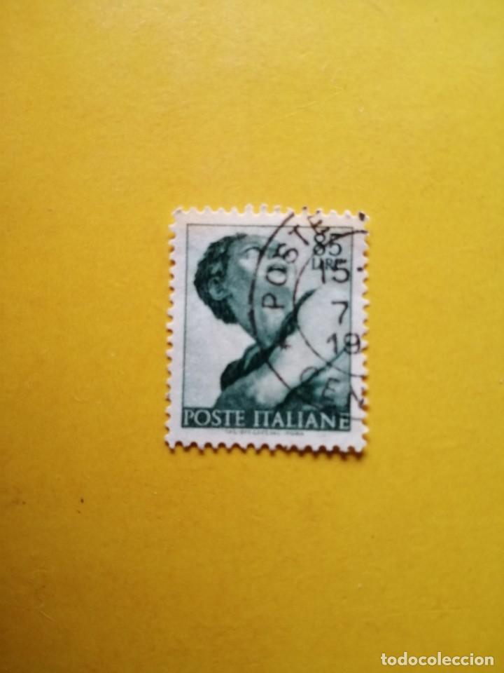 Sellos: 85 LIRE, POSTE ITALIANE, DETALLE DE LA CAPILLA SIXTINA.